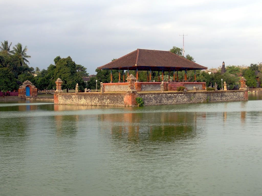 Mayura Water Palace, Mataram